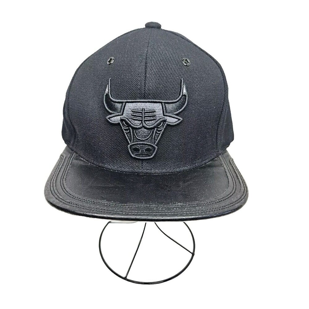 Mitchell & Ness NBA Chicago Bulls Snapback Hat Cap All Black Orginal Fit Legends
